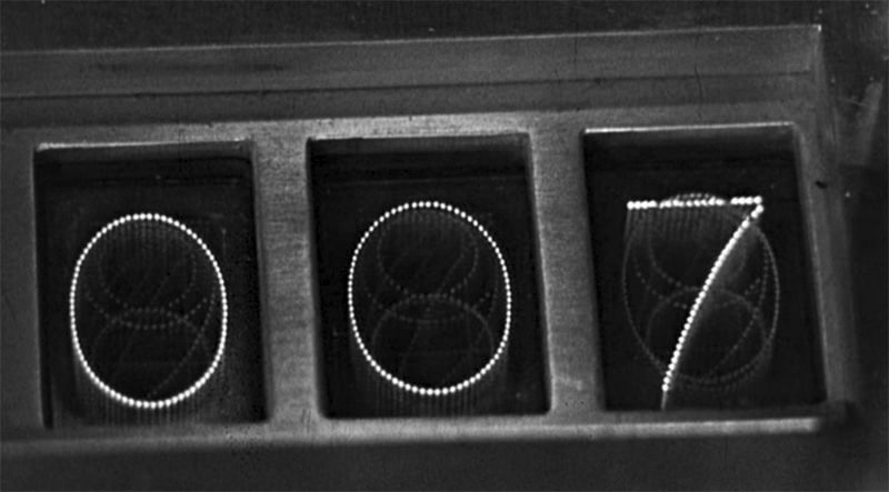 Entschärfte Zeitbombe. Filmstill aus Goldfinger (Hamilton 1964).