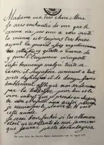 "Madame ma tres chere Mere". Erste Seite des Briefes vom 16. April 1771, in dem Marie Antoinette über ihre Periode als "la general" spricht. 